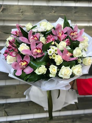 Букет цветов из: Розы и Хризантемы в Глухово