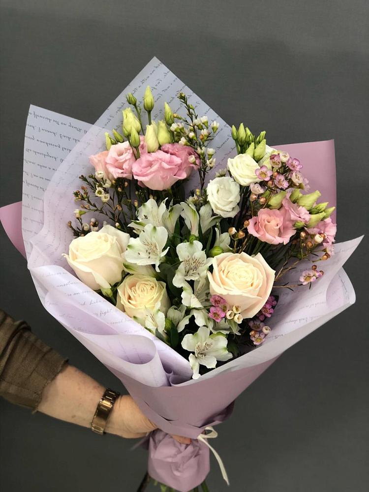 Букет цветов из: Альстромерии, Розы и Лизиантусы в Глухово