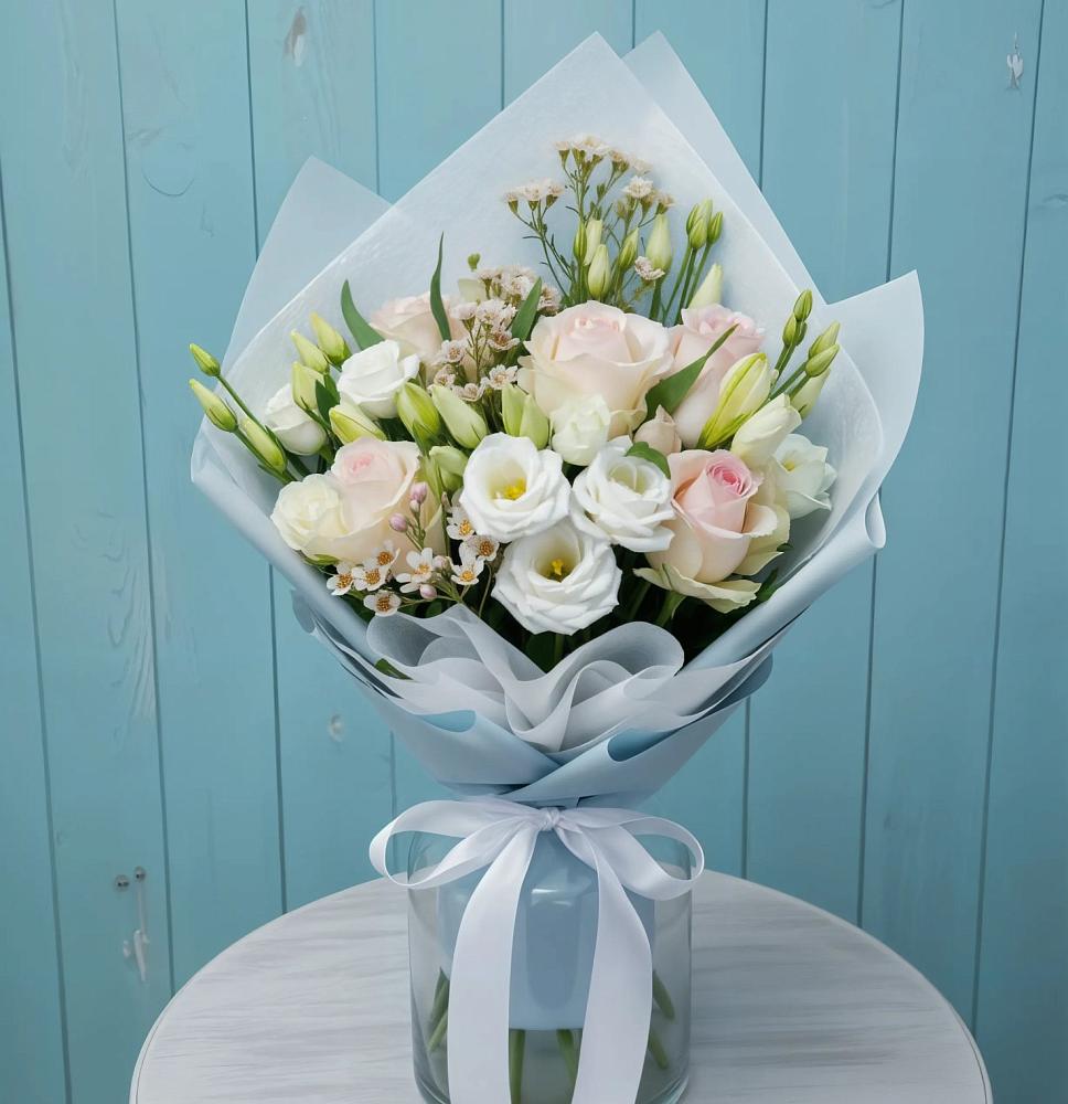 Букет цветов из: Розы и Лизиантусы в Глухово