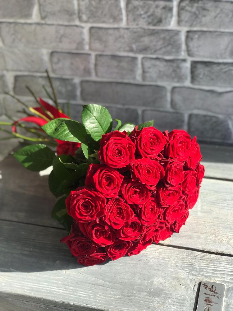 Букет Красные розы Фридом в Глухово