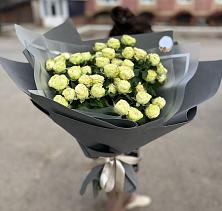 Букет Белые кустовые розы Солинеро в Глухово