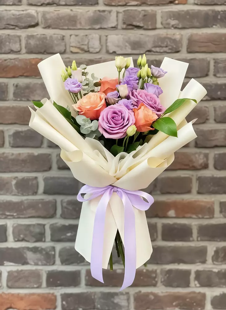 Букет цветов из: Лизиантусы и Розы в Глухово