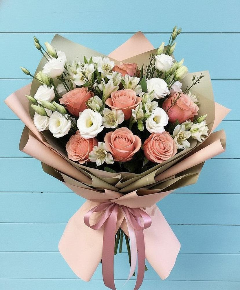 Букет цветов из: Розы, Альстромерии и Лизиантусы в Глухово