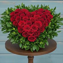 Цветочная композиция из Розы в виде сердца в Глухово