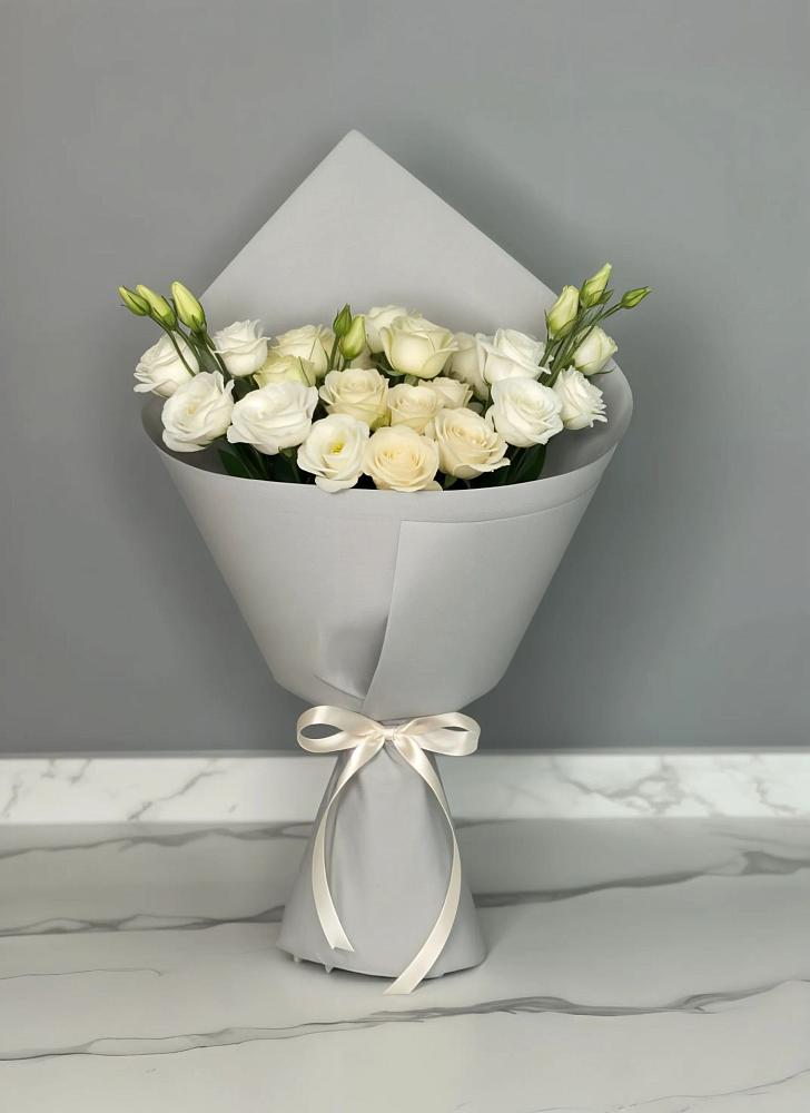 Букет цветов из: Розы и Лизиантусы в Глухово