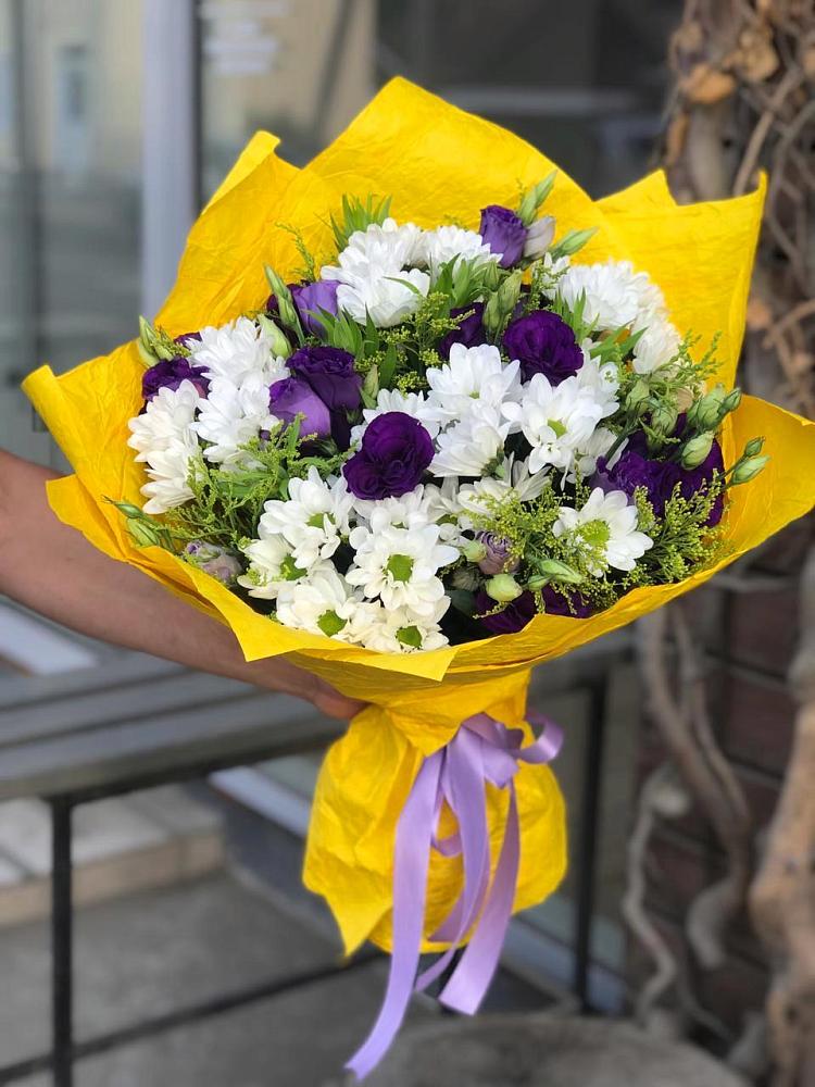 Букет цветов из: Ирисы, Хризантемы и Ромашки в Глухово