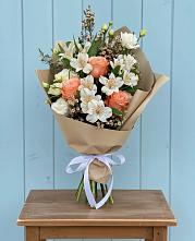 Букет цветов из:  Альстромерии, Лизиантусы, Розы и Хризантемы в Глухово