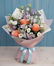 Букет цветов из:  Лизиантусы, Розы, Альстромерии и Гипсофила в Глухово
