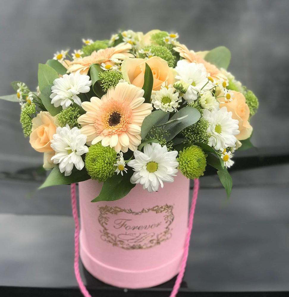 Цветочная композиция из Розы, Герберы и Хризантемы в шляпной коробке в Глухово