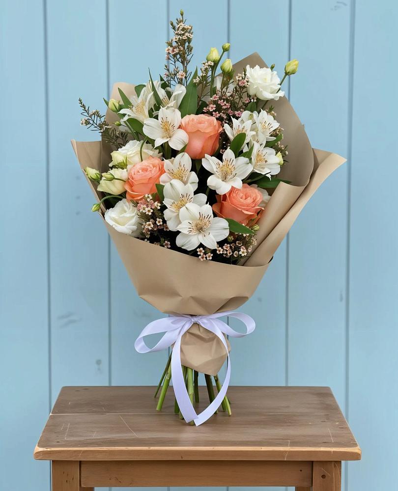 Букет цветов из: Альстромерии, Лизиантусы, Розы и Хризантемы в Глухово